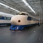 リニア・鉄道館に展示されている100系新幹線、0系新幹線、特急しなのの写真